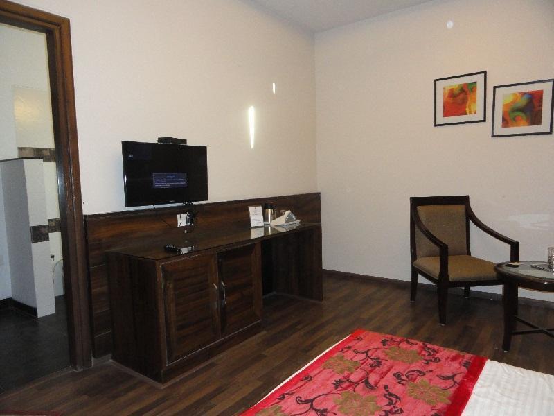 Hôtel Silver Sands à Chandīgarh Extérieur photo